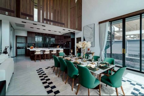 Chalet de 5 dormitorios en Pattaya, Tailandia № 172632 - foto 4