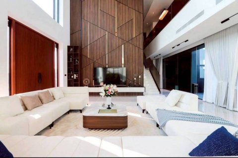 Chalet de 5 dormitorios en Pattaya, Tailandia № 172632 - foto 3