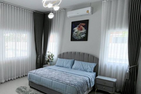 Casa de 3 dormitorios en Pattaya, Tailandia № 172630 - foto 7