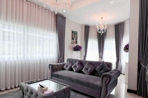 Casa de 3 dormitorios en Pattaya, Tailandia № 172630 - foto 3
