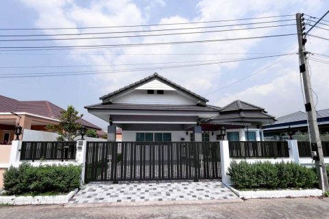 House in Pattaya, Thailand 3 bedrooms № 172630