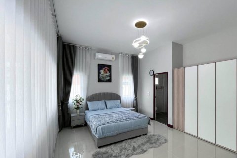 Casa de 3 dormitorios en Pattaya, Tailandia № 172630 - foto 8