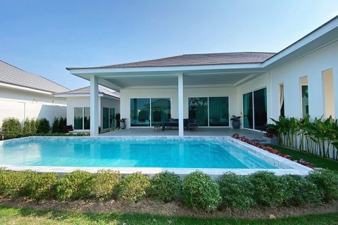 Casa de 4 dormitorios en Hua Hin, Tailandia № 172628 - foto 3