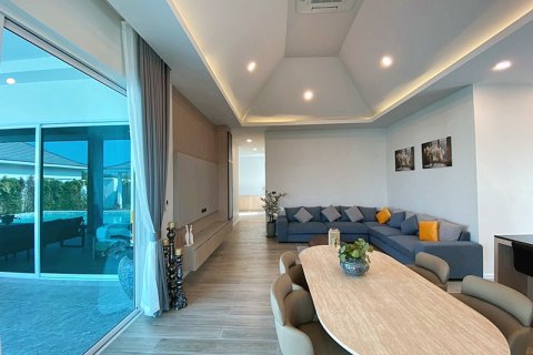 Casa de 4 dormitorios en Hua Hin, Tailandia № 172628 - foto 9