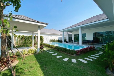 Casa de 4 dormitorios en Hua Hin, Tailandia № 172628 - foto 2