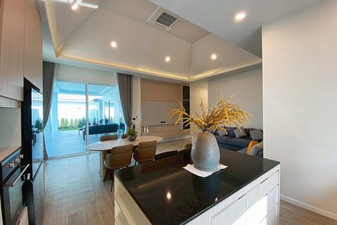 Casa de 4 dormitorios en Hua Hin, Tailandia № 172628 - foto 10