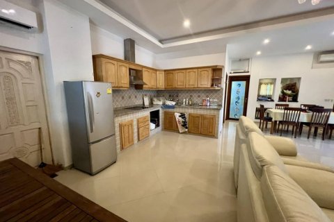 Casa de 7 dormitorios en Pattaya, Tailandia № 172631 - foto 6