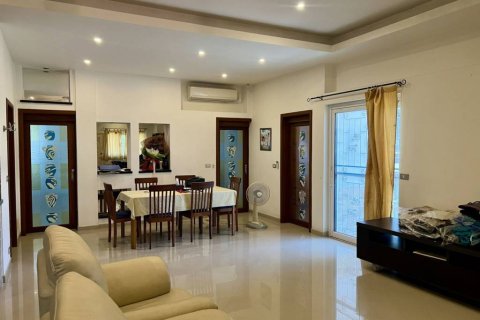 Casa de 7 dormitorios en Pattaya, Tailandia № 172631 - foto 4