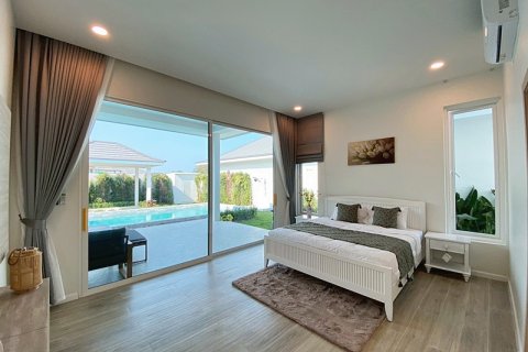 Chalet de 4 dormitorios en Hua Hin, Tailandia № 172627 - foto 24