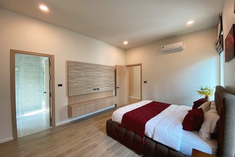 Chalet de 4 dormitorios en Hua Hin, Tailandia № 172627 - foto 16