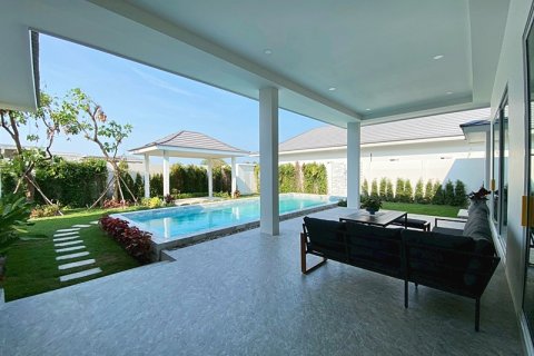 Chalet de 4 dormitorios en Hua Hin, Tailandia № 172627 - foto 29