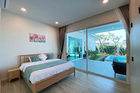 Chalet de 4 dormitorios en Hua Hin, Tailandia № 172627 - foto 20