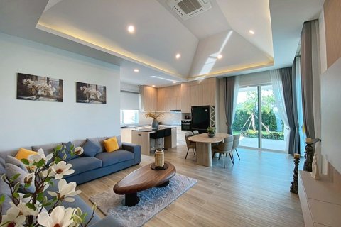Chalet de 4 dormitorios en Hua Hin, Tailandia № 172627 - foto 14