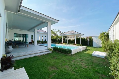Chalet de 4 dormitorios en Hua Hin, Tailandia № 172627 - foto 4