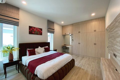 Chalet de 4 dormitorios en Hua Hin, Tailandia № 172627 - foto 15