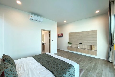 Chalet de 4 dormitorios en Hua Hin, Tailandia № 172627 - foto 27
