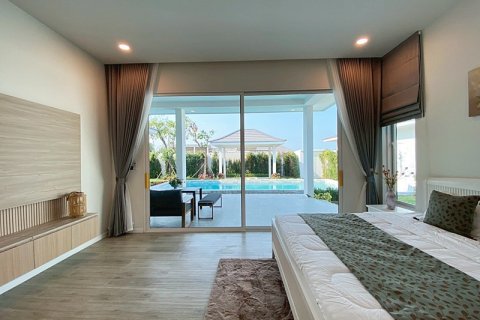 Chalet de 4 dormitorios en Hua Hin, Tailandia № 172627 - foto 25