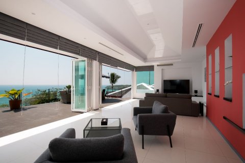 Chalet de 5 dormitorios en Surin Beach, Tailandia № 134032 - foto 10