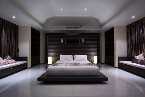 Chalet de 5 dormitorios en Surin Beach, Tailandia № 134032 - foto 28