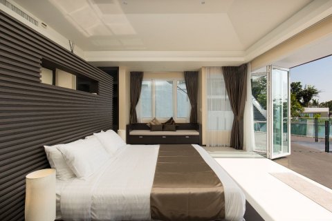 Chalet de 5 dormitorios en Surin Beach, Tailandia № 134032 - foto 22
