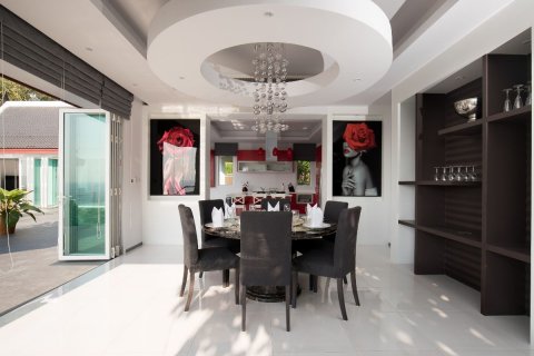 Chalet de 5 dormitorios en Surin Beach, Tailandia № 134032 - foto 14