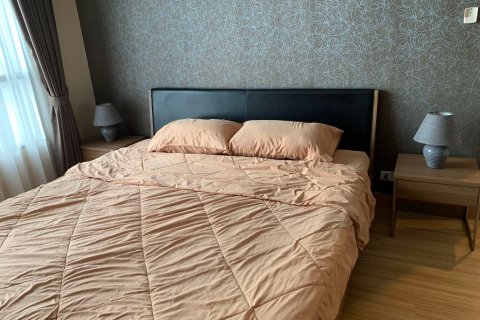 Condominio de 2 dormitorios en Phra Khanong, Bangkok, Tailandia № 47910 - foto 9