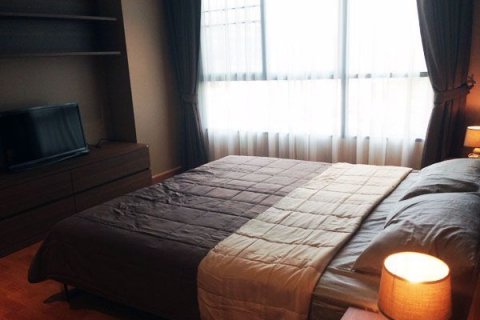 Condominio de 2 dormitorios en Phra Khanong, Bangkok, Tailandia № 47910 - foto 7