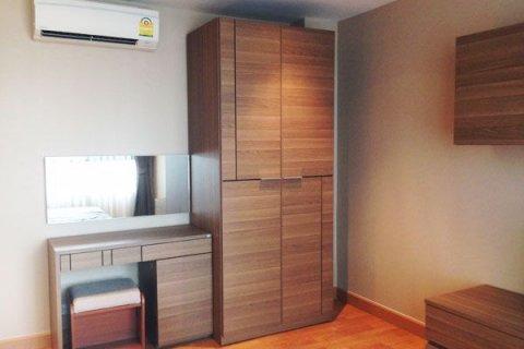 Condominio de 2 dormitorios en Phra Khanong, Bangkok, Tailandia № 47910 - foto 5