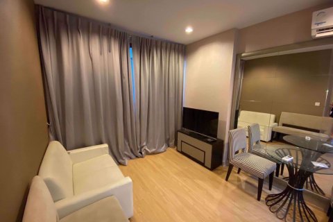 Condominio de 2 dormitorios en Huai Khwang, Bangkok, Tailandia № 47908