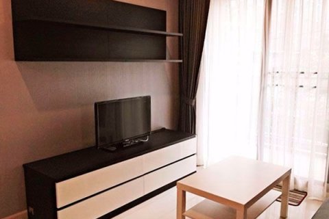 Condo à Phra Khanong, Bangkok, Thaïlande, 1 chambre  № 47909 - photo 2