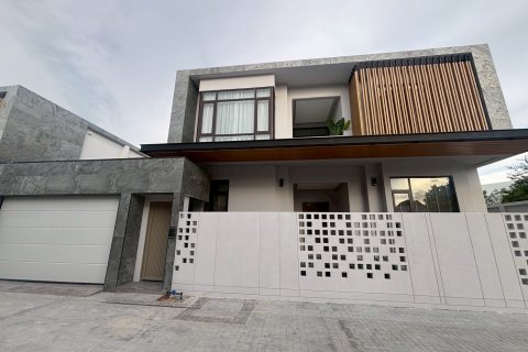 Villa sur Jomtien Beach, Pattaya, Thaïlande 4 chambres № 170093