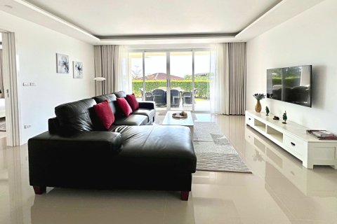 Condominio de 3 dormitorios en Hua Hin, Tailandia № 205669 - foto 2