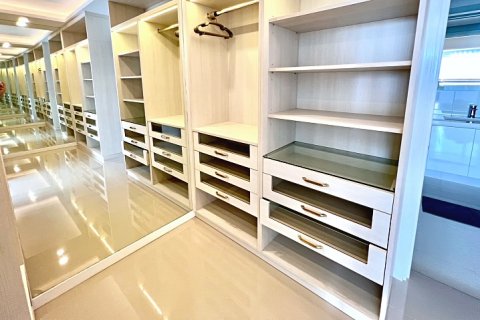 Condominio de 3 dormitorios en Hua Hin, Tailandia № 205669 - foto 8