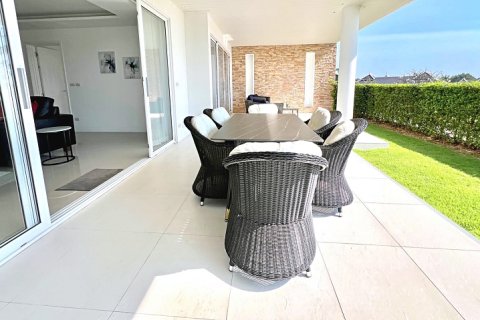 Condominio de 3 dormitorios en Hua Hin, Tailandia № 205669