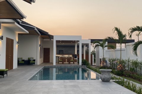 Chalet de 3 dormitorios en Hua Hin, Tailandia № 205667 - foto 2