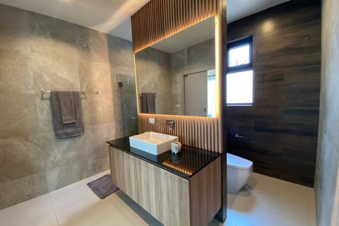 Chalet de 3 dormitorios en Hua Hin, Tailandia № 205667 - foto 17