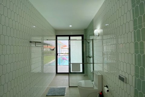 Chalet de 3 dormitorios en Pran Buri, Tailandia № 205670 - foto 26