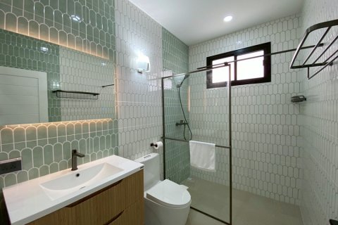 Chalet de 3 dormitorios en Pran Buri, Tailandia № 205670 - foto 22