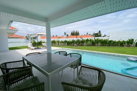Chalet de 3 dormitorios en Pran Buri, Tailandia № 205670 - foto 8