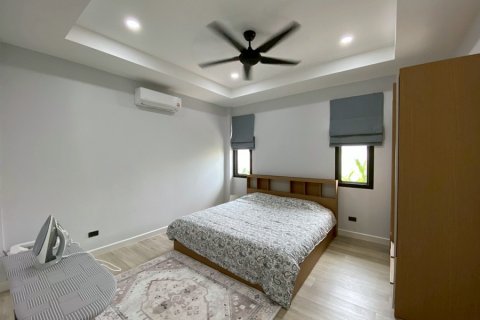 Chalet de 3 dormitorios en Pran Buri, Tailandia № 205670 - foto 20