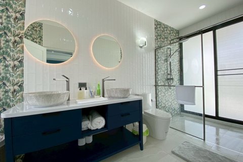 Chalet de 3 dormitorios en Pran Buri, Tailandia № 205670 - foto 18