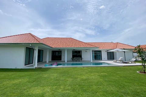 Chalet de 3 dormitorios en Pran Buri, Tailandia № 205670
