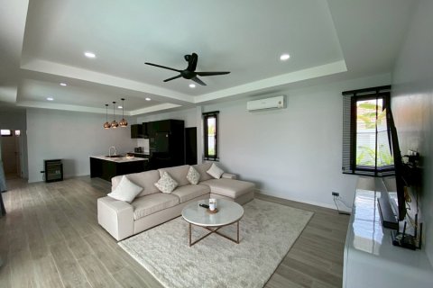 Chalet de 3 dormitorios en Pran Buri, Tailandia № 205670 - foto 10