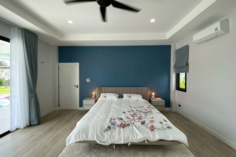 Chalet de 3 dormitorios en Pran Buri, Tailandia № 205670 - foto 16