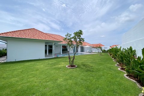 Chalet de 3 dormitorios en Pran Buri, Tailandia № 205670 - foto 27