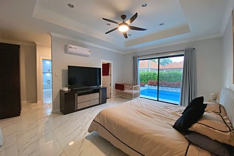 Chalet de 3 dormitorios en Hua Hin, Tailandia № 205666 - foto 12