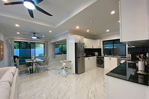 Chalet de 3 dormitorios en Hua Hin, Tailandia № 205666 - foto 24