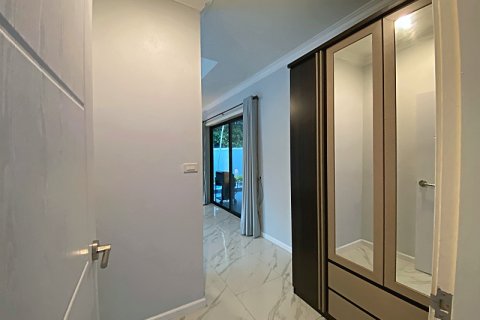 Chalet de 3 dormitorios en Hua Hin, Tailandia № 205666 - foto 10