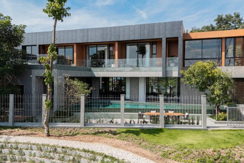 Chalet de 5 dormitorios en Chiang Mai, Tailandia № 147914 - foto 2