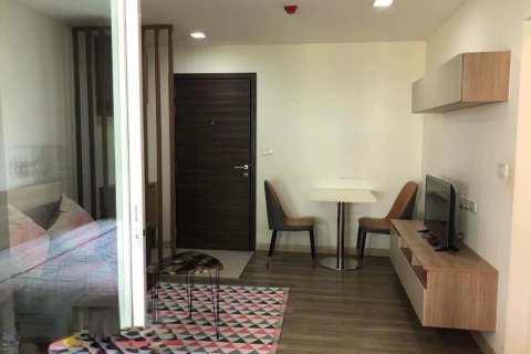 Condominio de 1 dormitorio en Bangkok, Tailandia № 205396 - foto 10